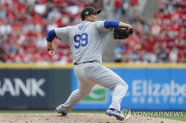시즌 6승을 달성한 류현진은 MLB 평균자책점 전체 1위를 달리고 있다. 연합뉴스
