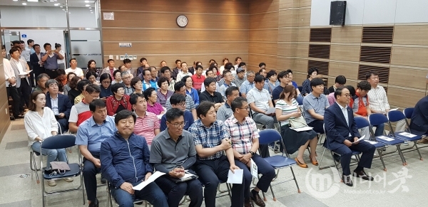 대전시가 12일 대전시체육회관에서 베이스볼 드림파크 기본계획(안)에 대한 주민설명회를 열고 있다. 대전시 제공